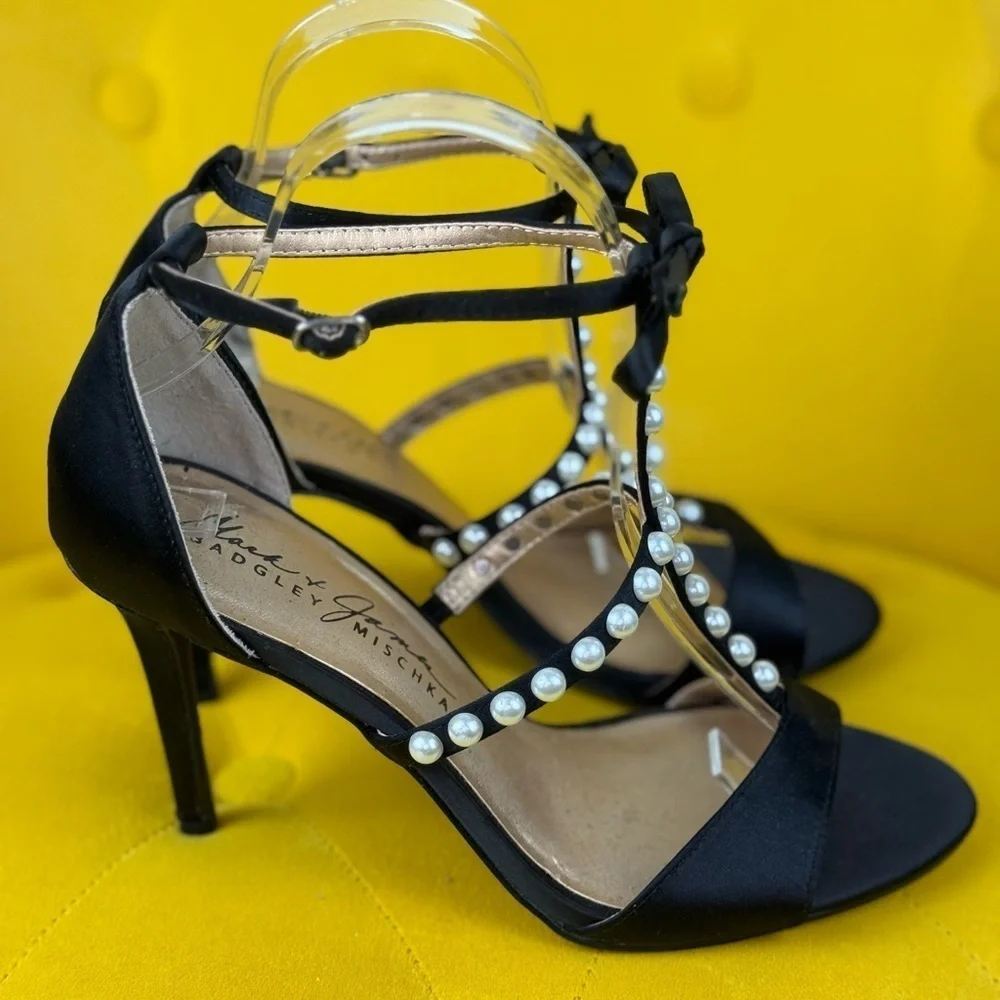 Badgley Mischka step out